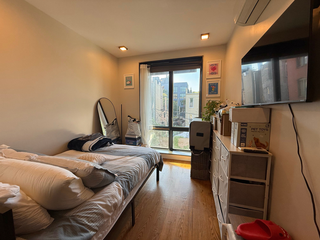 693 Chauncey Street - Photo 11