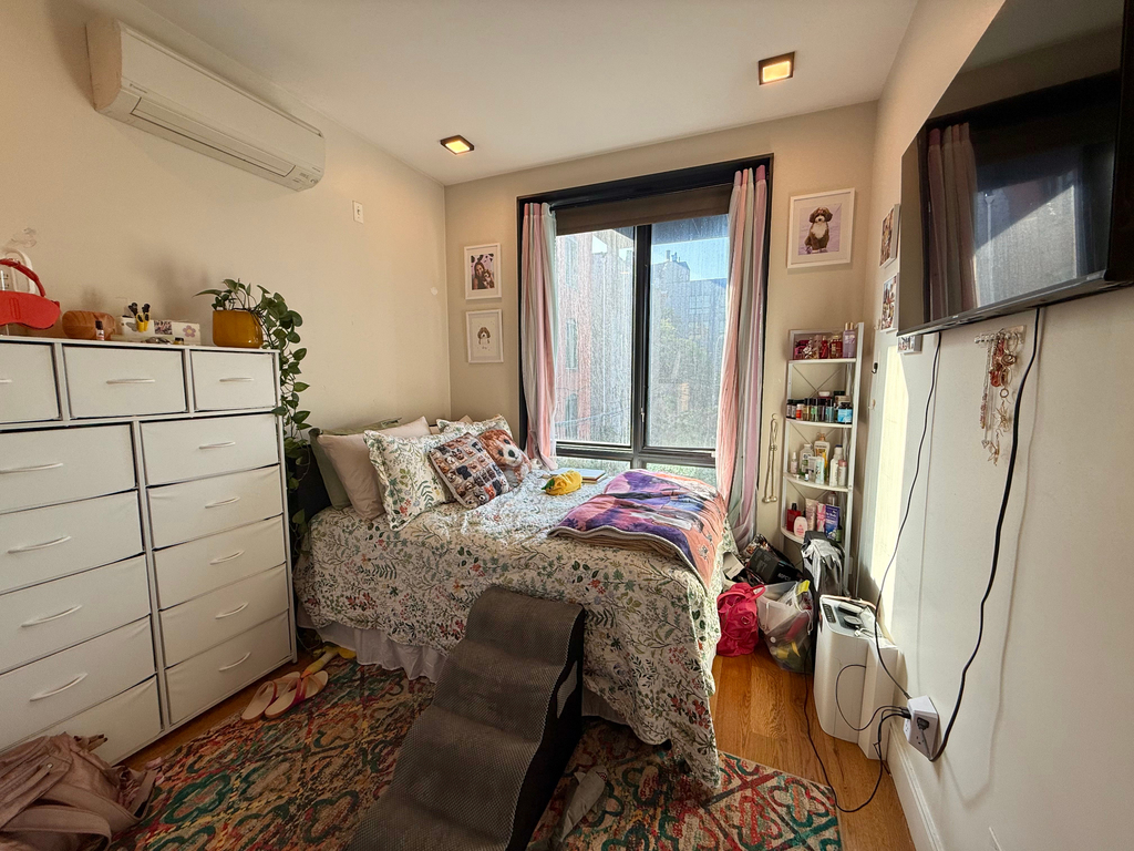 693 Chauncey Street - Photo 9