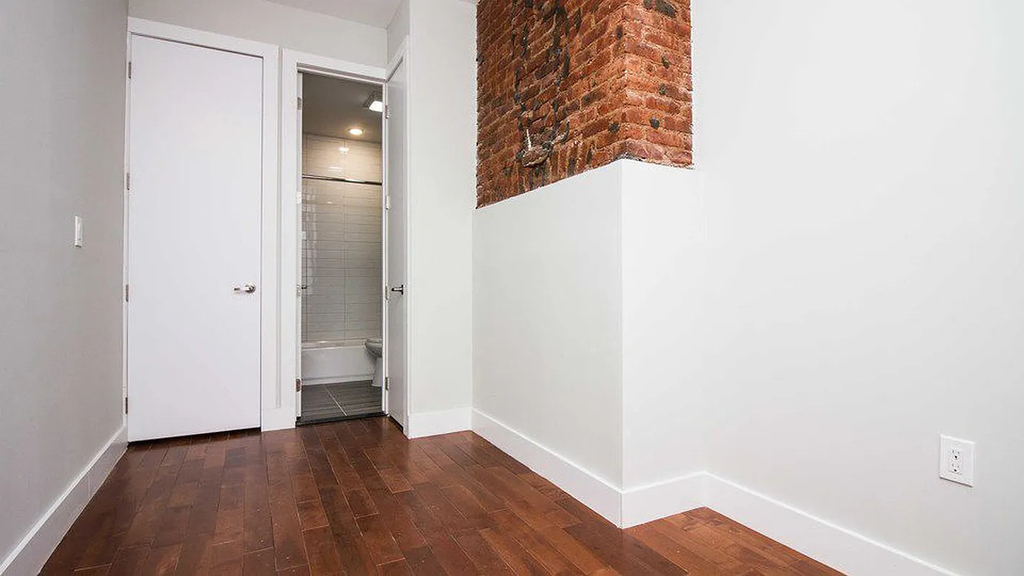 640 Kosciuszko Street - Photo 7