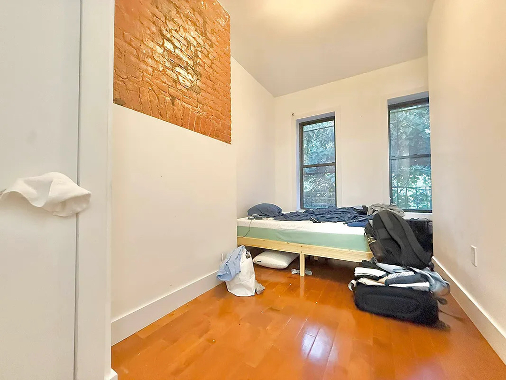 640 Kosciuszko Street - Photo 9