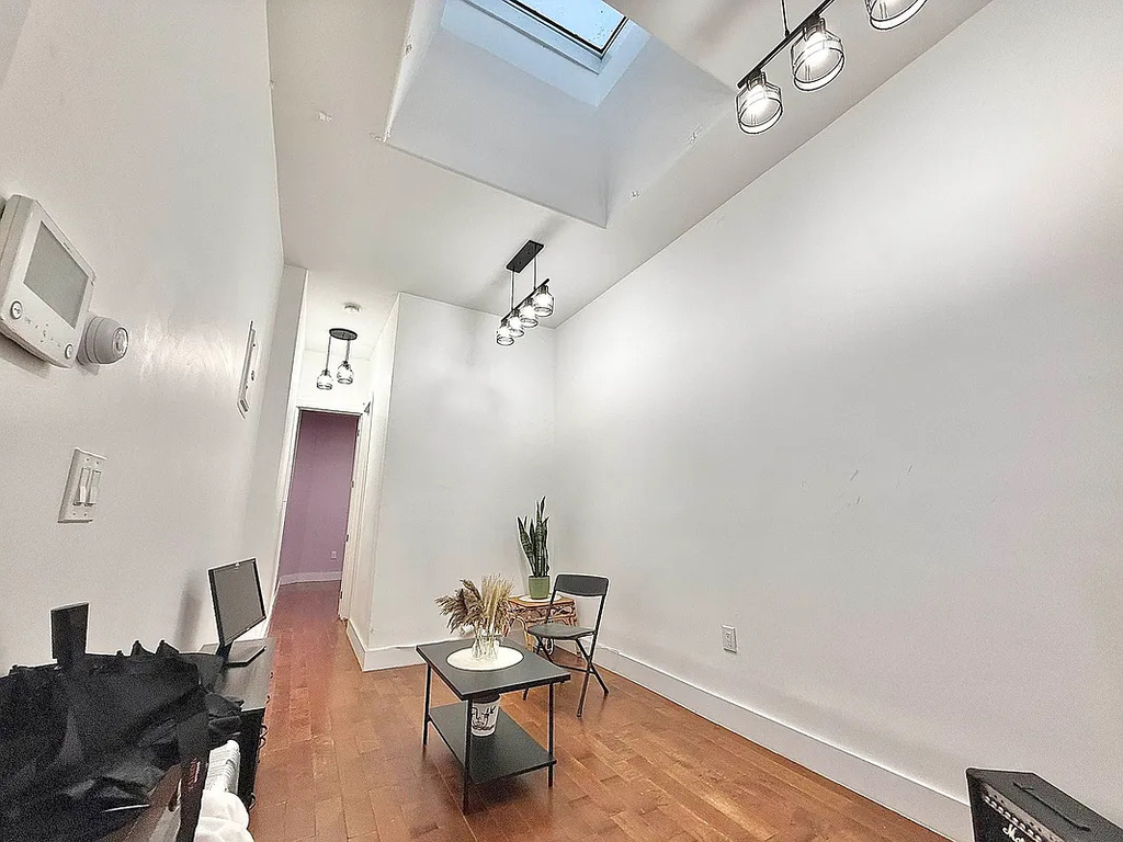 640 Kosciuszko Street - Photo 2