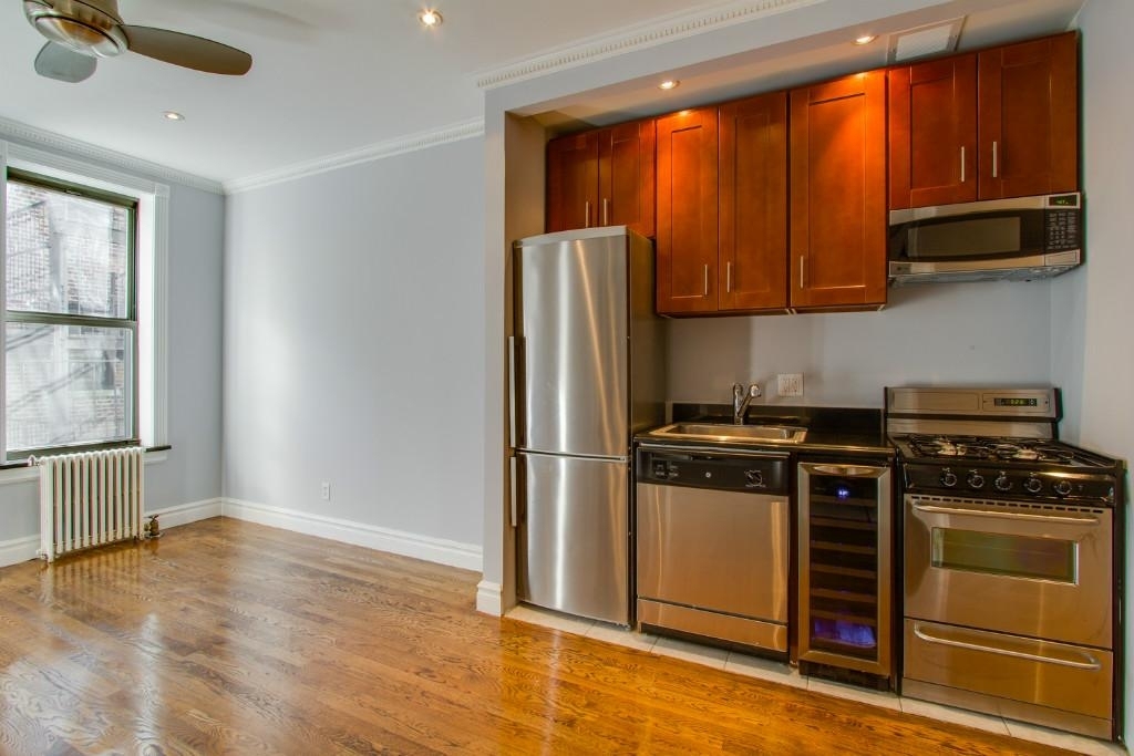 336 East 18th Street, Unit E3 - Photo 1