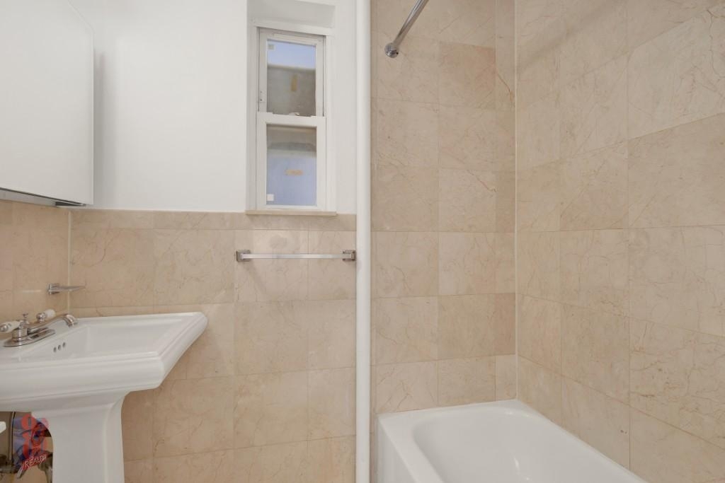 221 East 23rd Street, Unit 8 - Photo 7