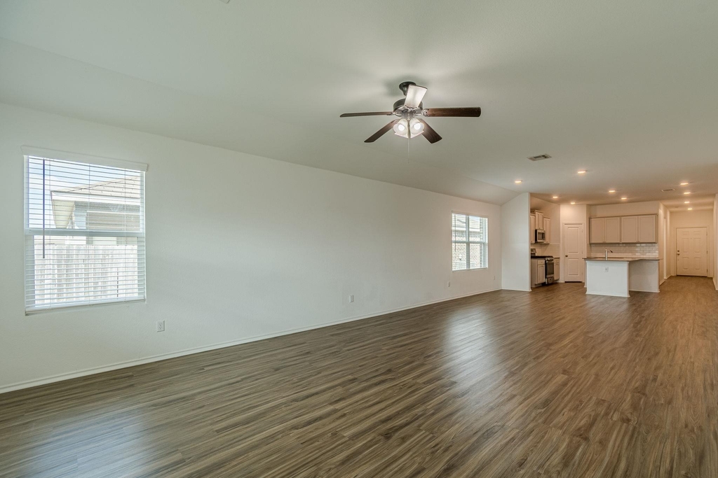 341 Escondido Cir - Photo 3