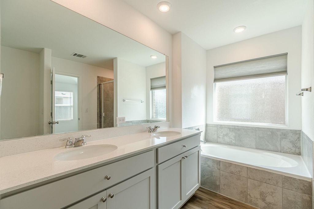 341 Escondido Cir - Photo 13