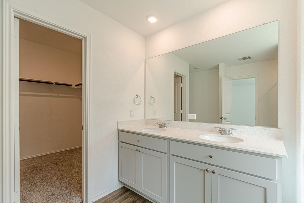 341 Escondido Cir - Photo 15