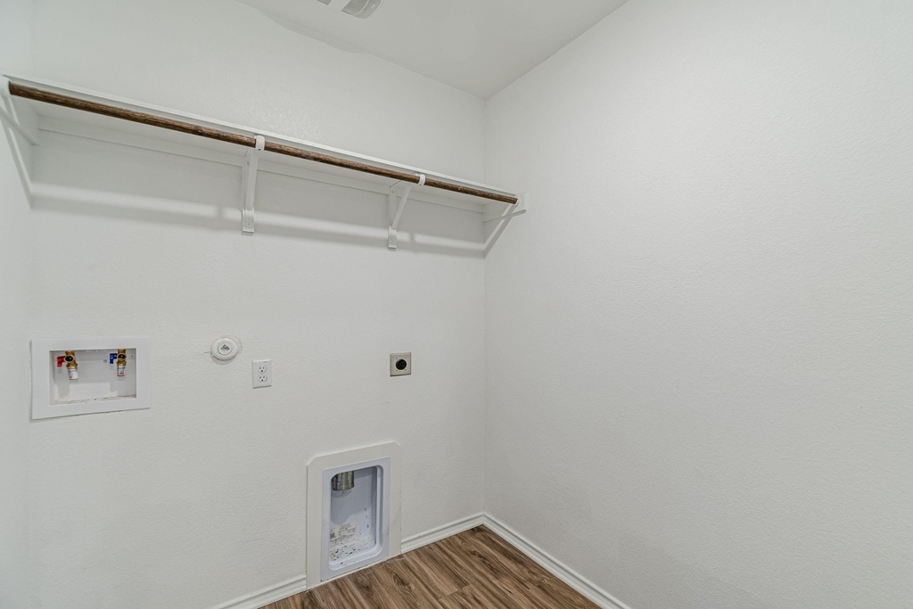 341 Escondido Cir - Photo 10