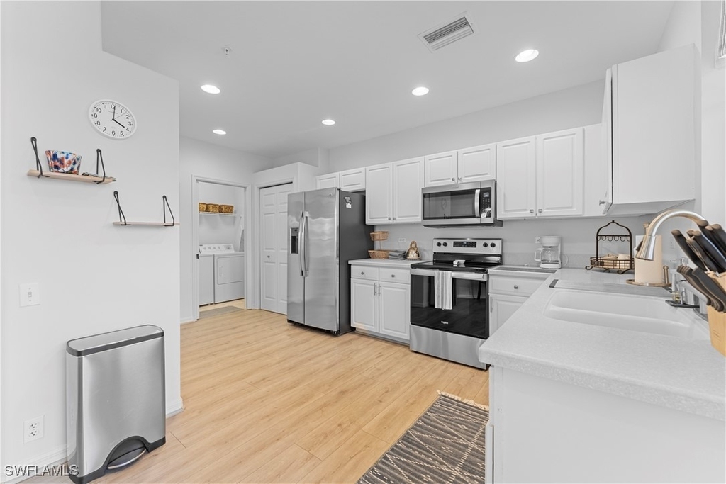 8217 Parkstone Place - Photo 18