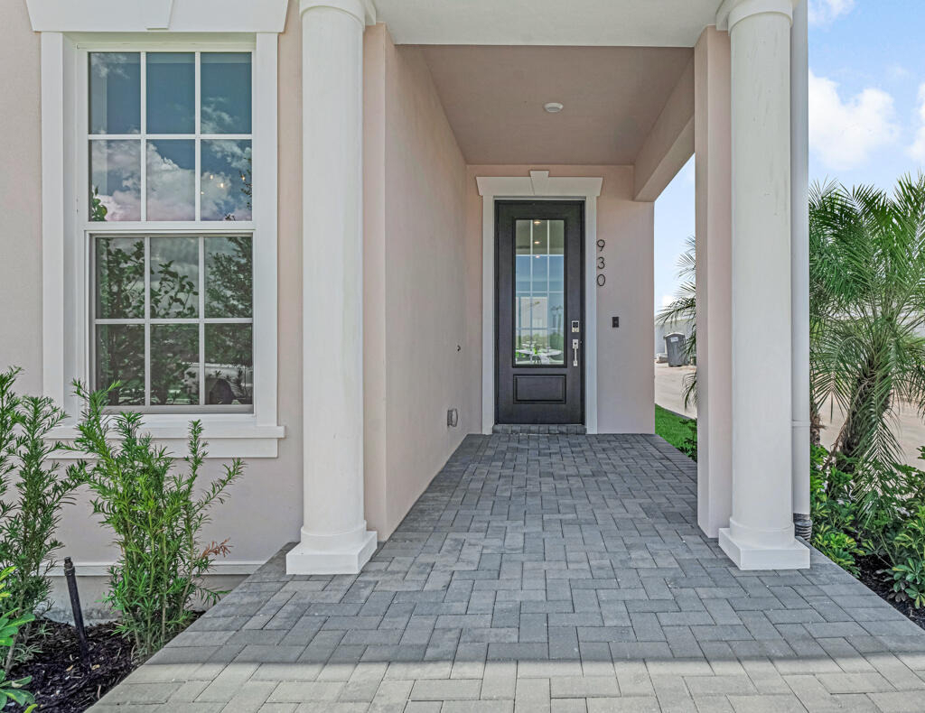 930 Sw Prairie Avenue - Photo 1