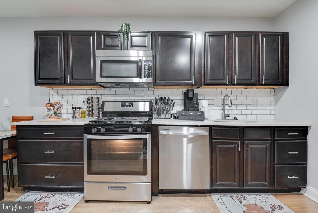 1255 Raum Street Ne - Photo 9
