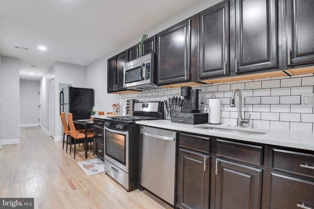 1255 Raum Street Ne - Photo 10