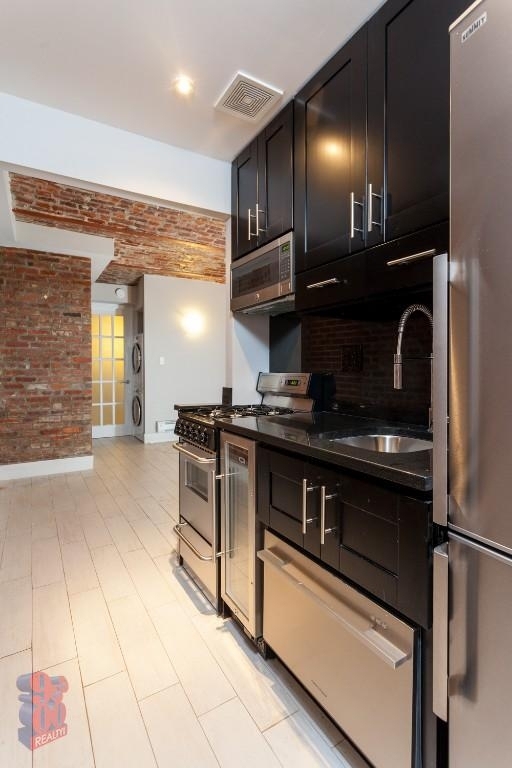 336 East 18th Street, Unit Ce - Photo 3