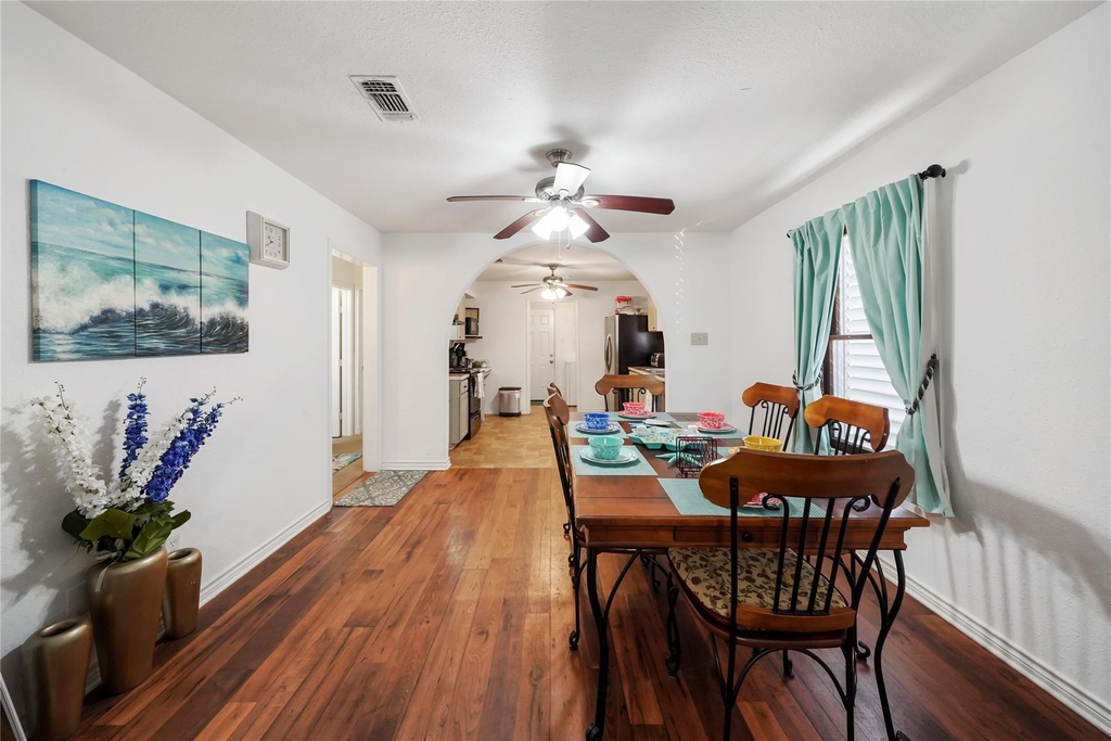 6120 Avenue Q 1/2 - Photo 7