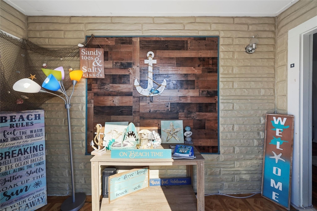 6120 Avenue Q 1/2 - Photo 1