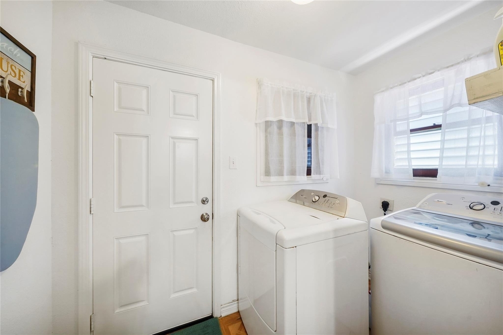 6120 Avenue Q 1/2 - Photo 18