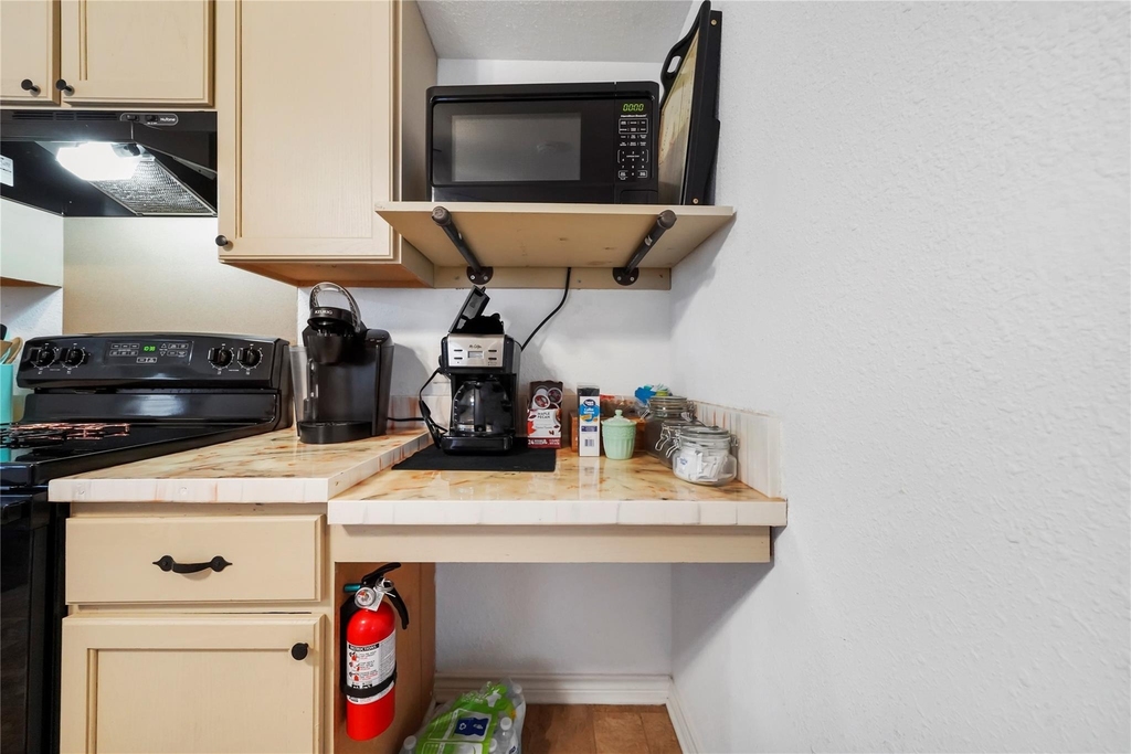 6120 Avenue Q 1/2 - Photo 11