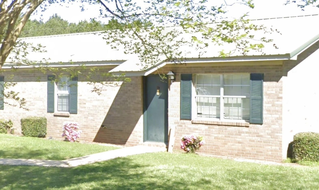 598 Hartley St - Photo 0