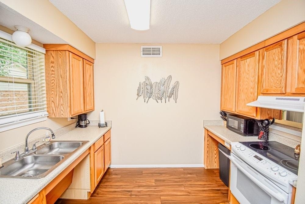 427 Martin St - Photo 8