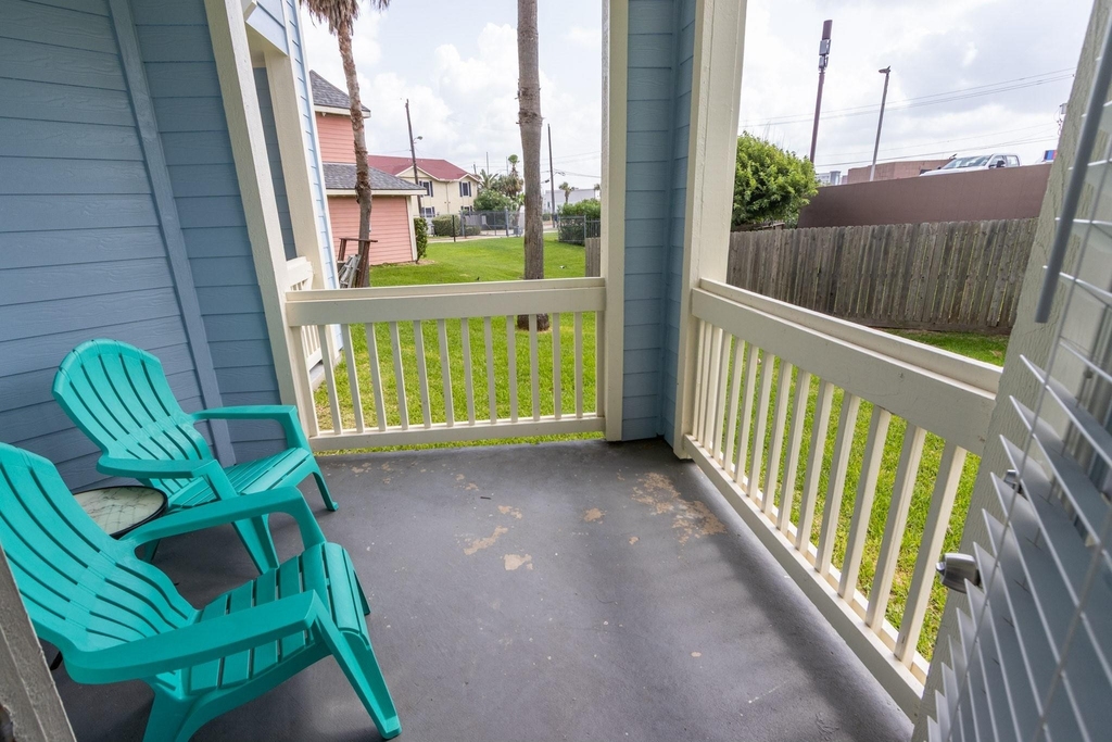 7000 Seawall Boulevard - Photo 17