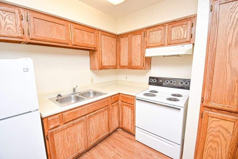 576 Ellen Powell Dr - Photo 12