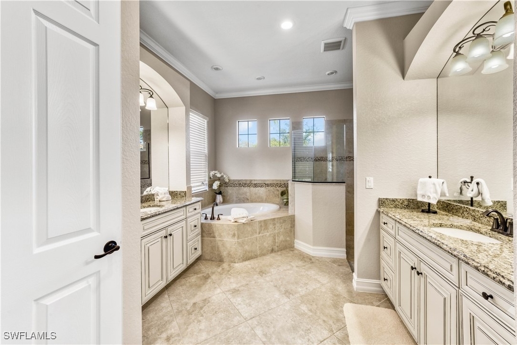 9569 Siracusa Court - Photo 19