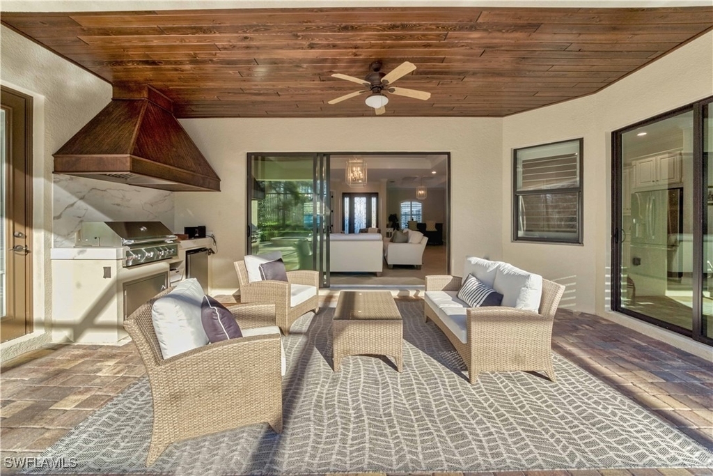 9569 Siracusa Court - Photo 28