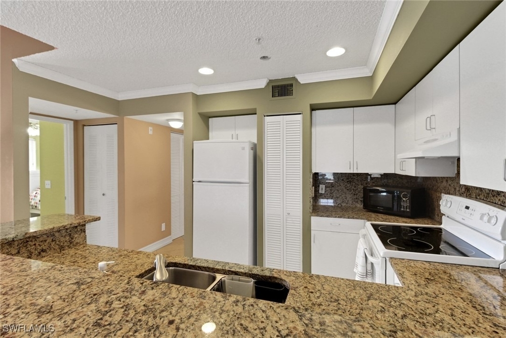 1195 Wildwood Lakes Boulevard - Photo 7