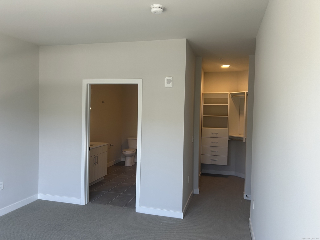 467 West Avenue - Photo 3