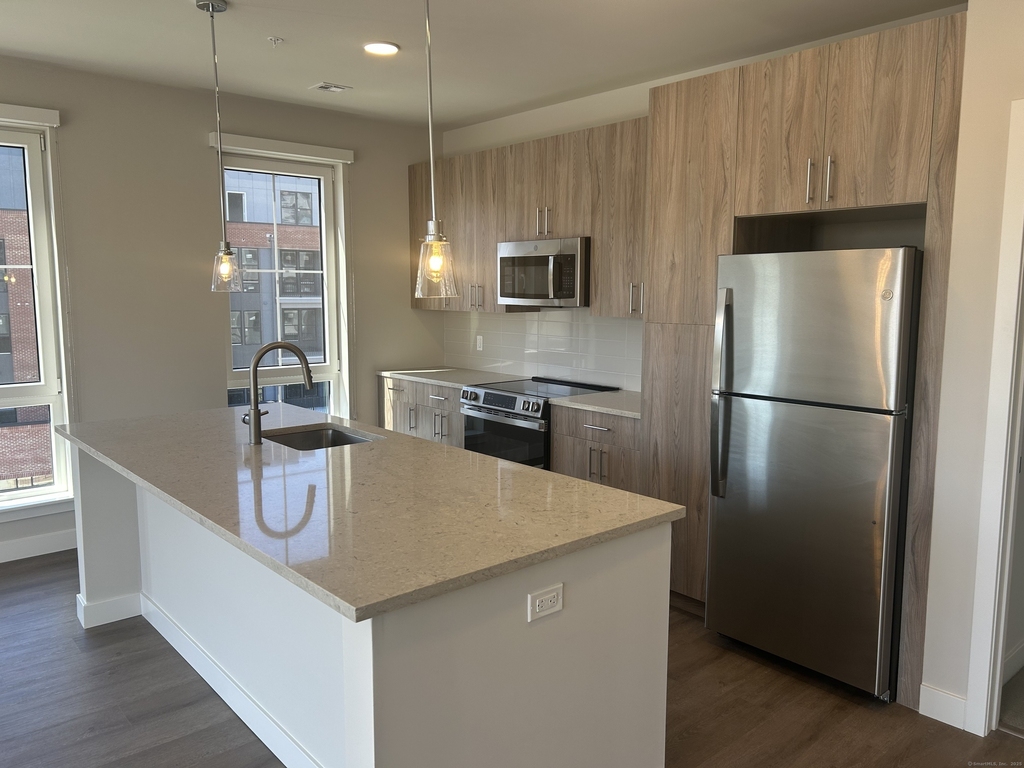 467 West Avenue - Photo 2