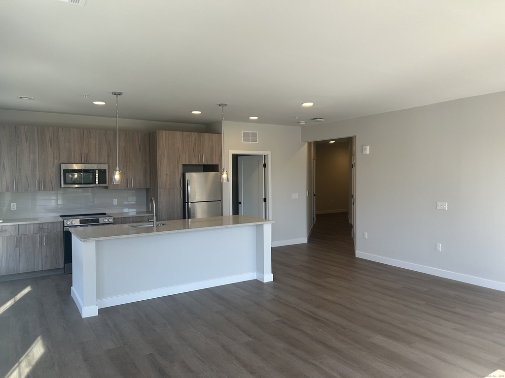 467 West Avenue - Photo 0