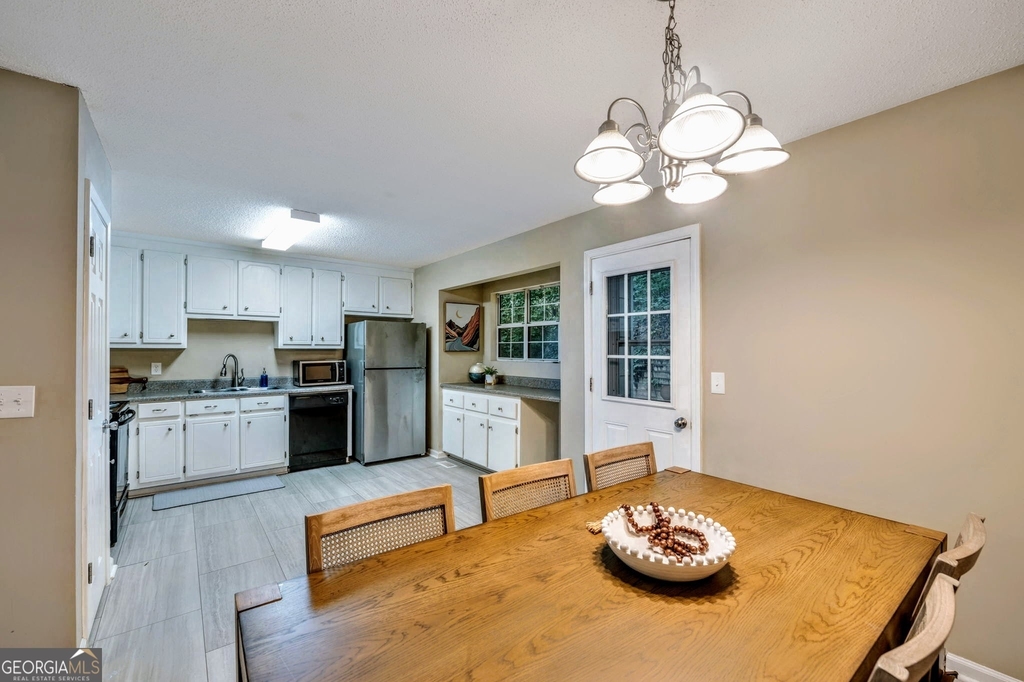 221 Remington Lane - Photo 3