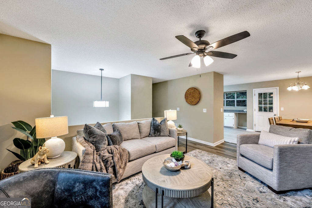 221 Remington Lane - Photo 2