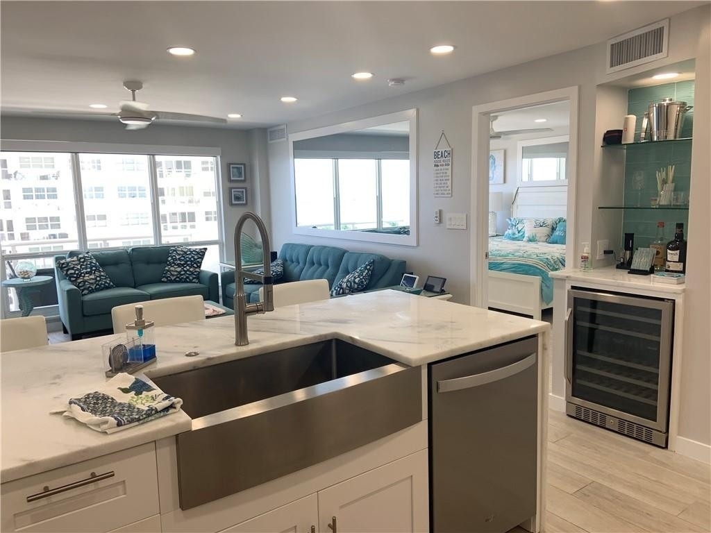 133 N Pompano Beach Boulevard - Photo 7