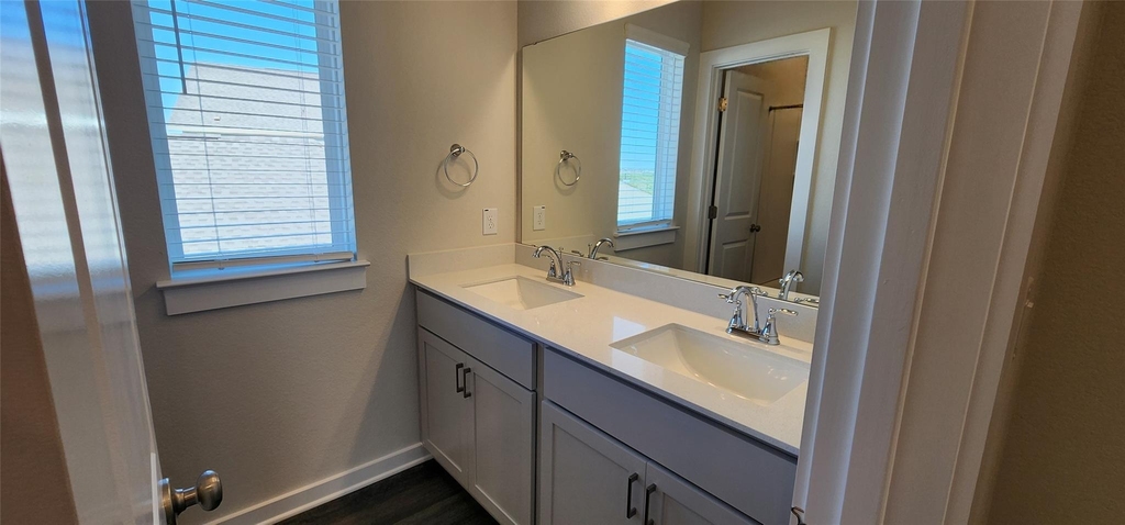 2240 Delano Dr - Photo 20