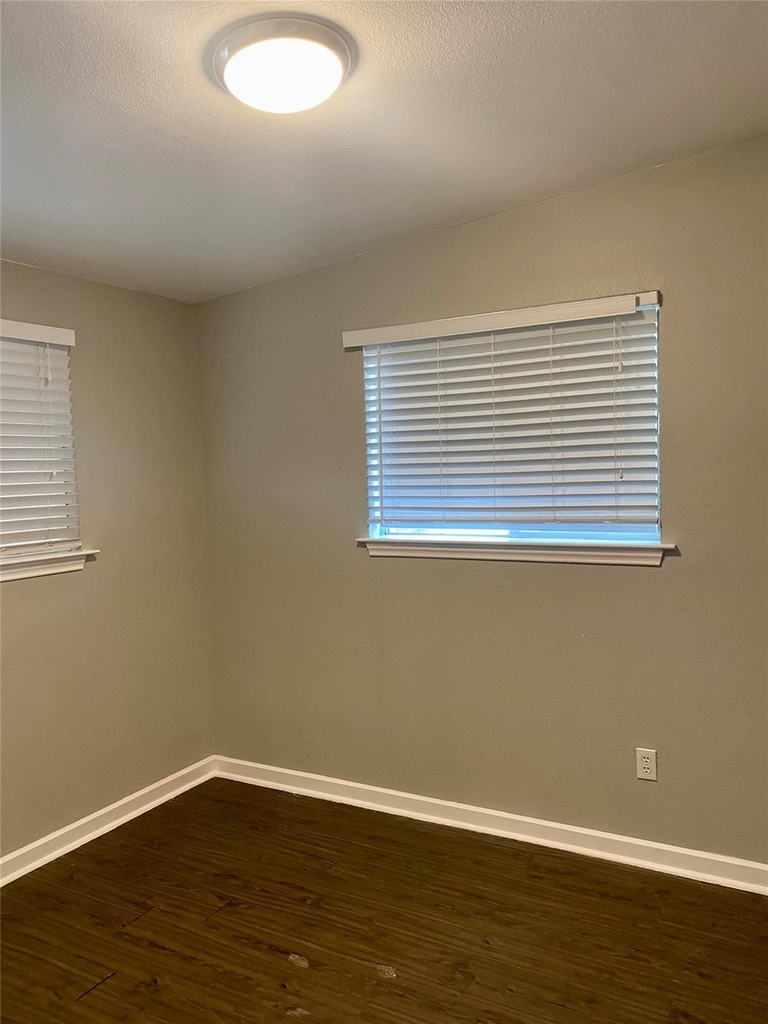 400 Swanee Dr - Photo 5