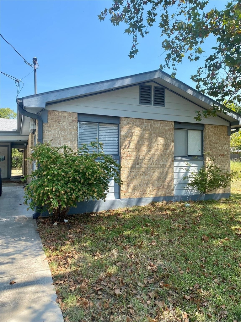 400 Swanee Dr - Photo 0