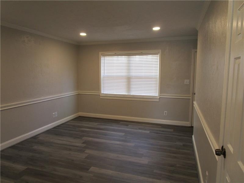 1235 Riverside Drive - Photo 6
