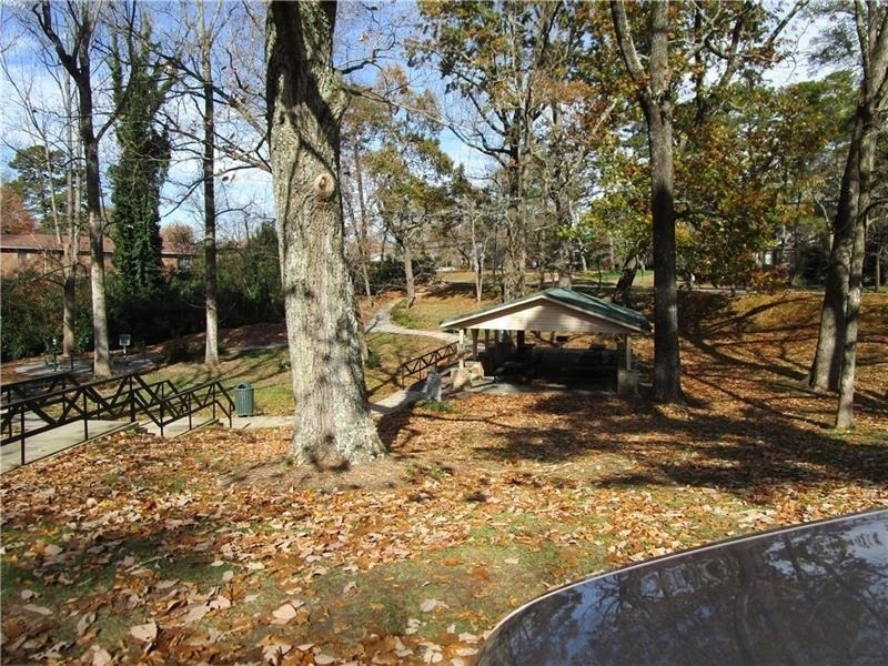 1235 Riverside Drive - Photo 35