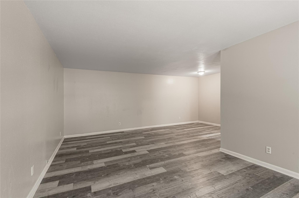 818 University Avenue - Photo 6