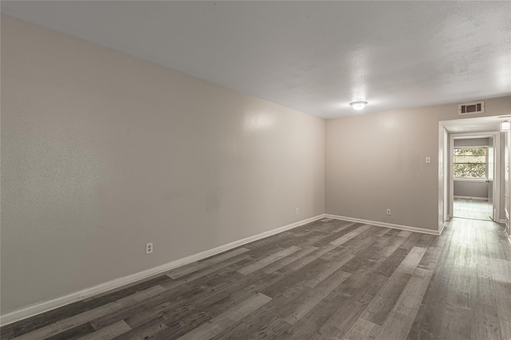 818 University Avenue - Photo 9