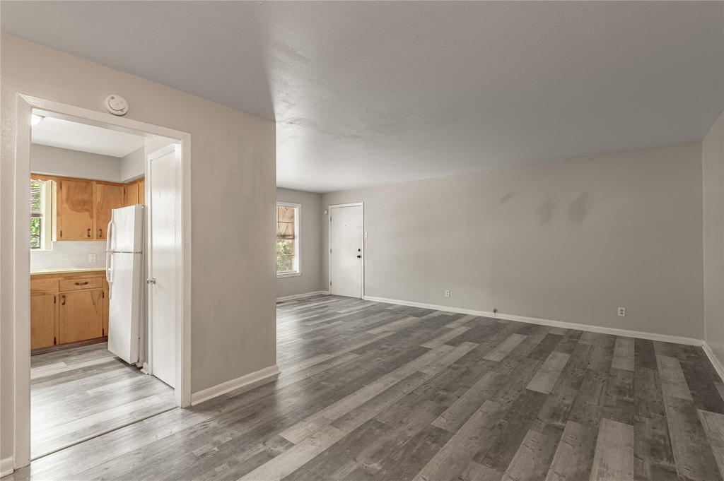 818 University Avenue - Photo 10