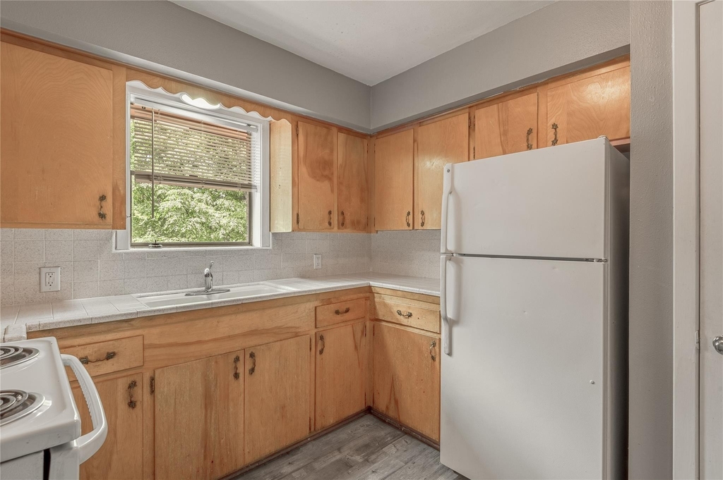 818 University Avenue - Photo 12