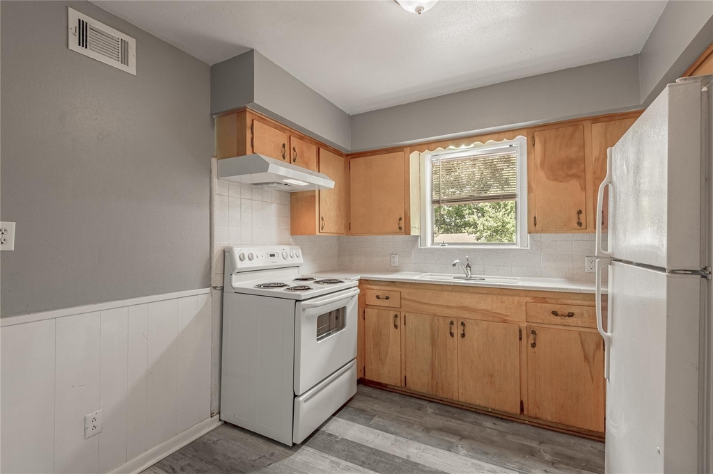 818 University Avenue - Photo 11