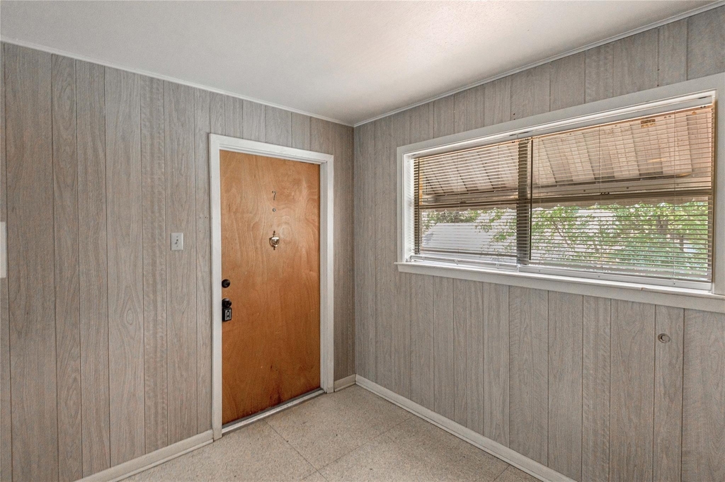 818 University Avenue - Photo 4