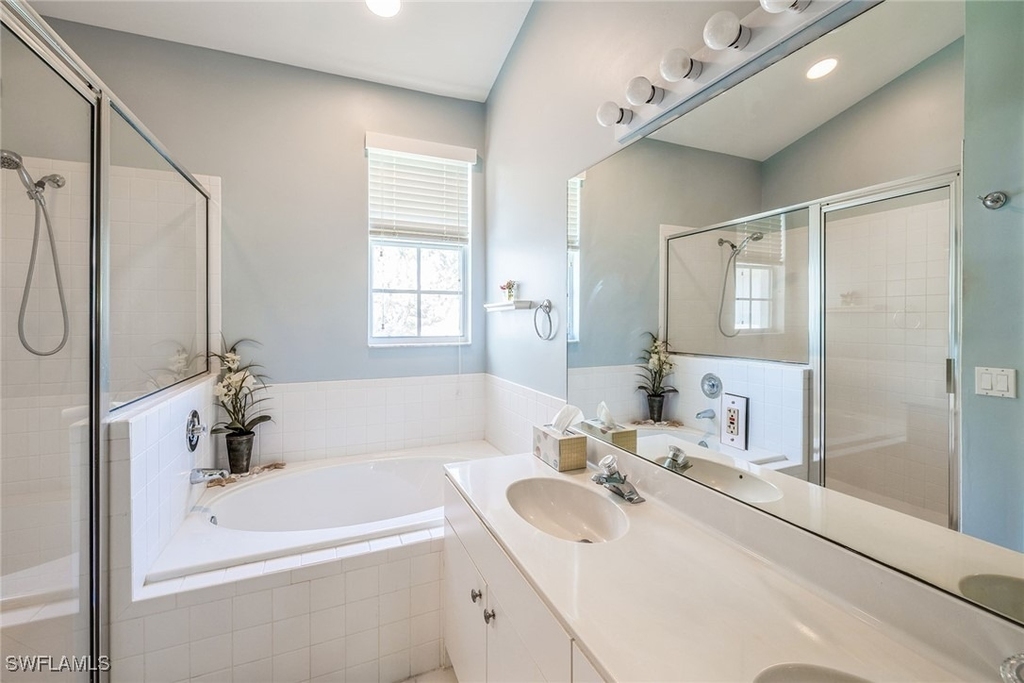 27080 Lake Harbor Court - Photo 10