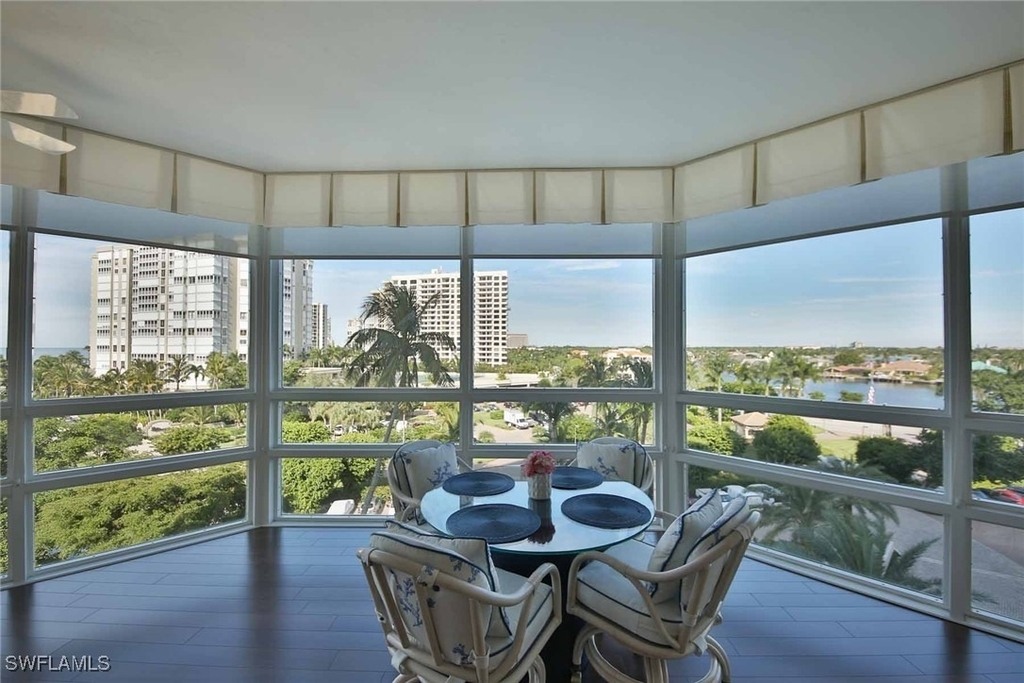 4255 Gulf Shore Boulevard N - Photo 7