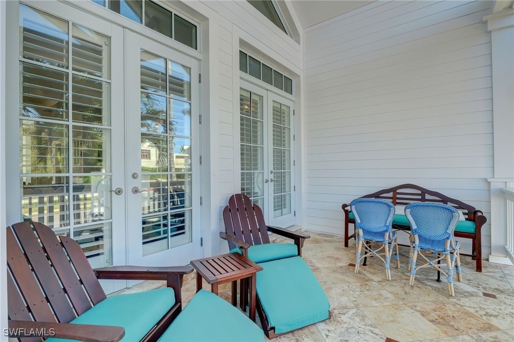 1551 Gulf Shore Boulevard S - Photo 3