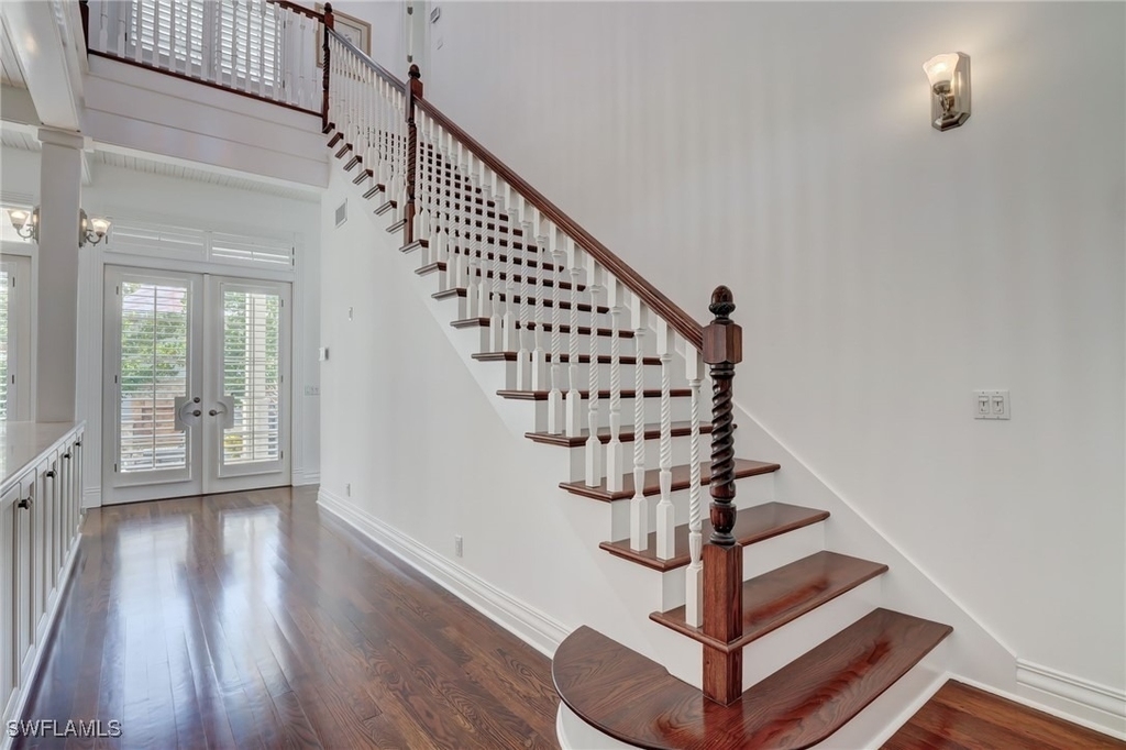 1551 Gulf Shore Boulevard S - Photo 4