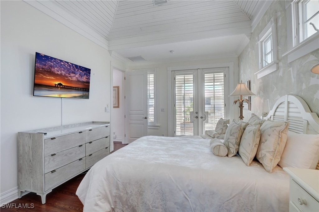 1551 Gulf Shore Boulevard S - Photo 37