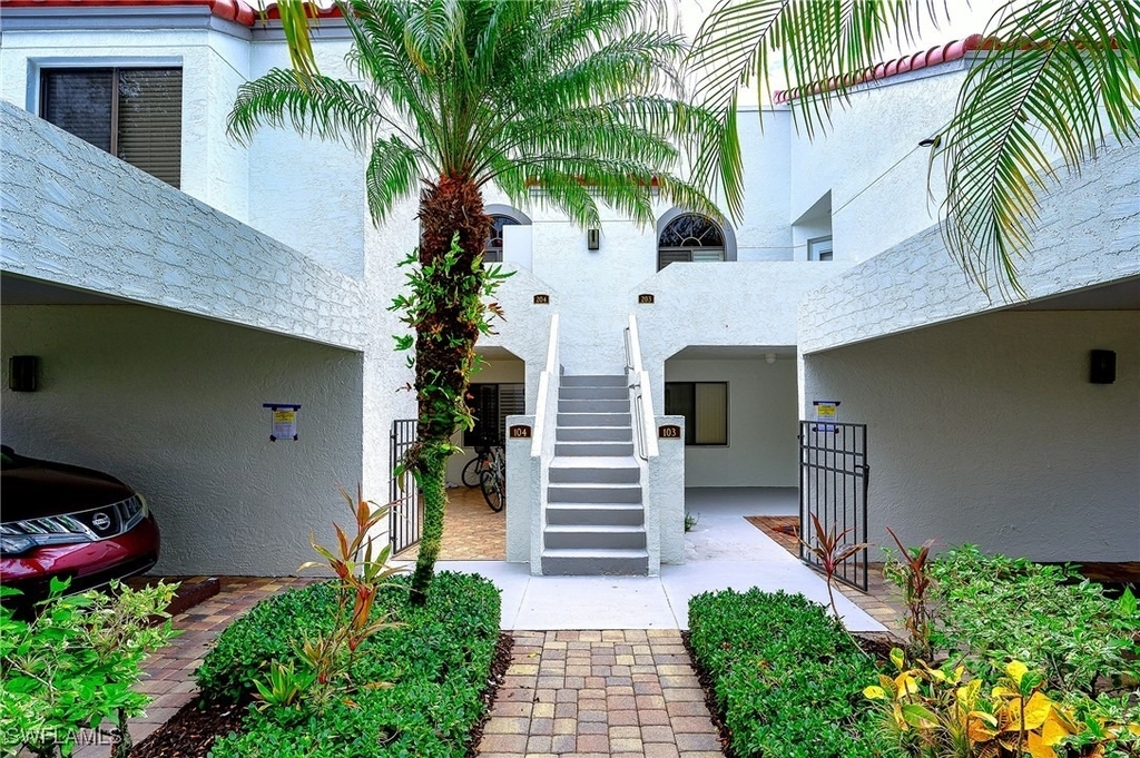 559 Beachwalk Circle - Photo 0